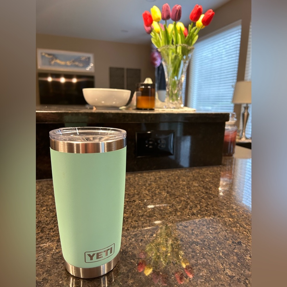 Yeti 20oz Rambler